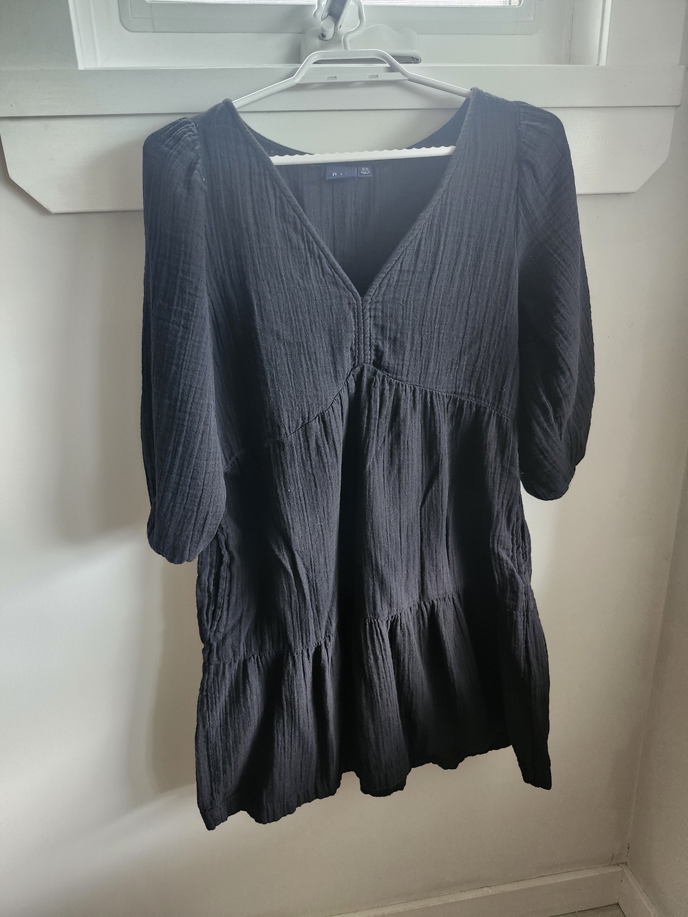 GAP Black Cotton Tiered Mini Dress Women’s XS Petite Boho V Neck 100% Cotton